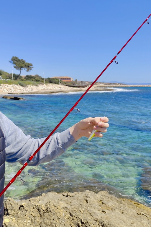 Pêche au loup du bord de mer avec Nathan en démo