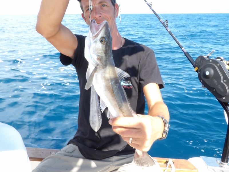 48-harbers-merlu-pris-300-m-.jpg Fabien Harbers avec un merlu pris à 300 m de profondeur au moulinet électrique Kristal Fishing!