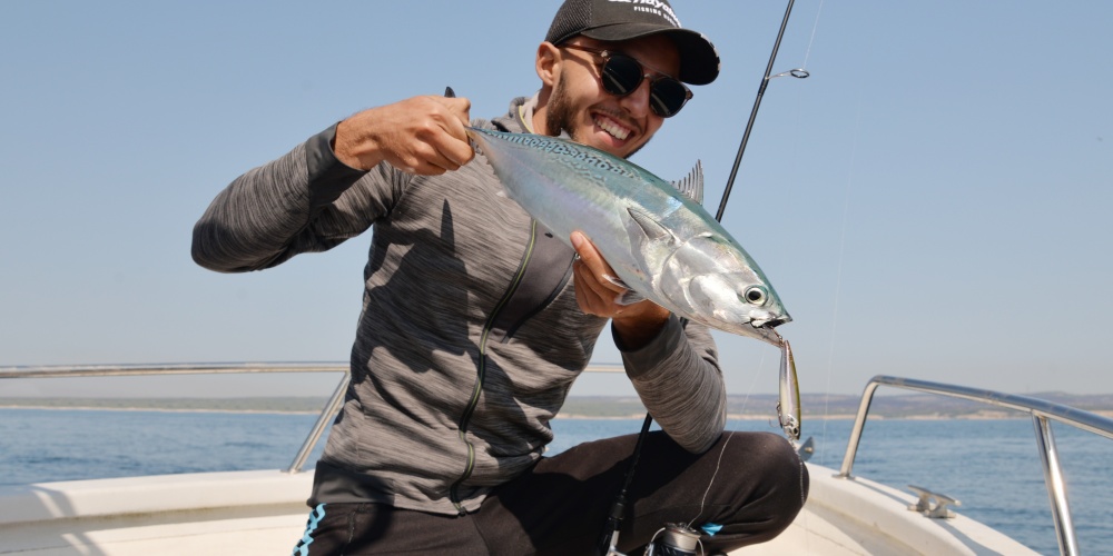 La joie de Nicolas d’avoir pris un bonitou au stickbait Realis Pencil Duo 